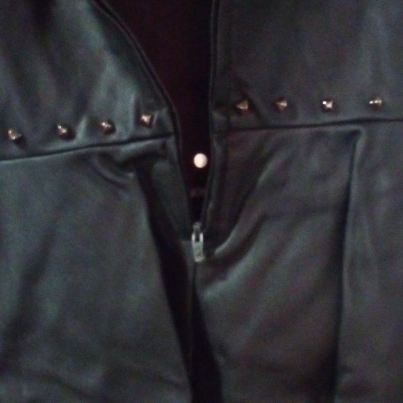 Women's Top - Picture 11 of 14